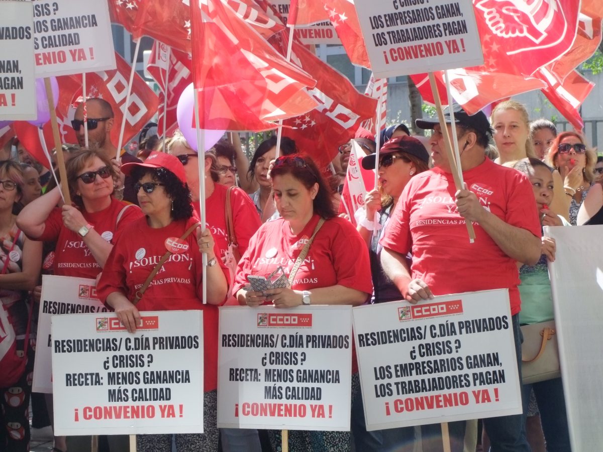 Concentración de los profesionales de Residencias y Centros de Día de la Comunidad de Madrid por un convenio digno