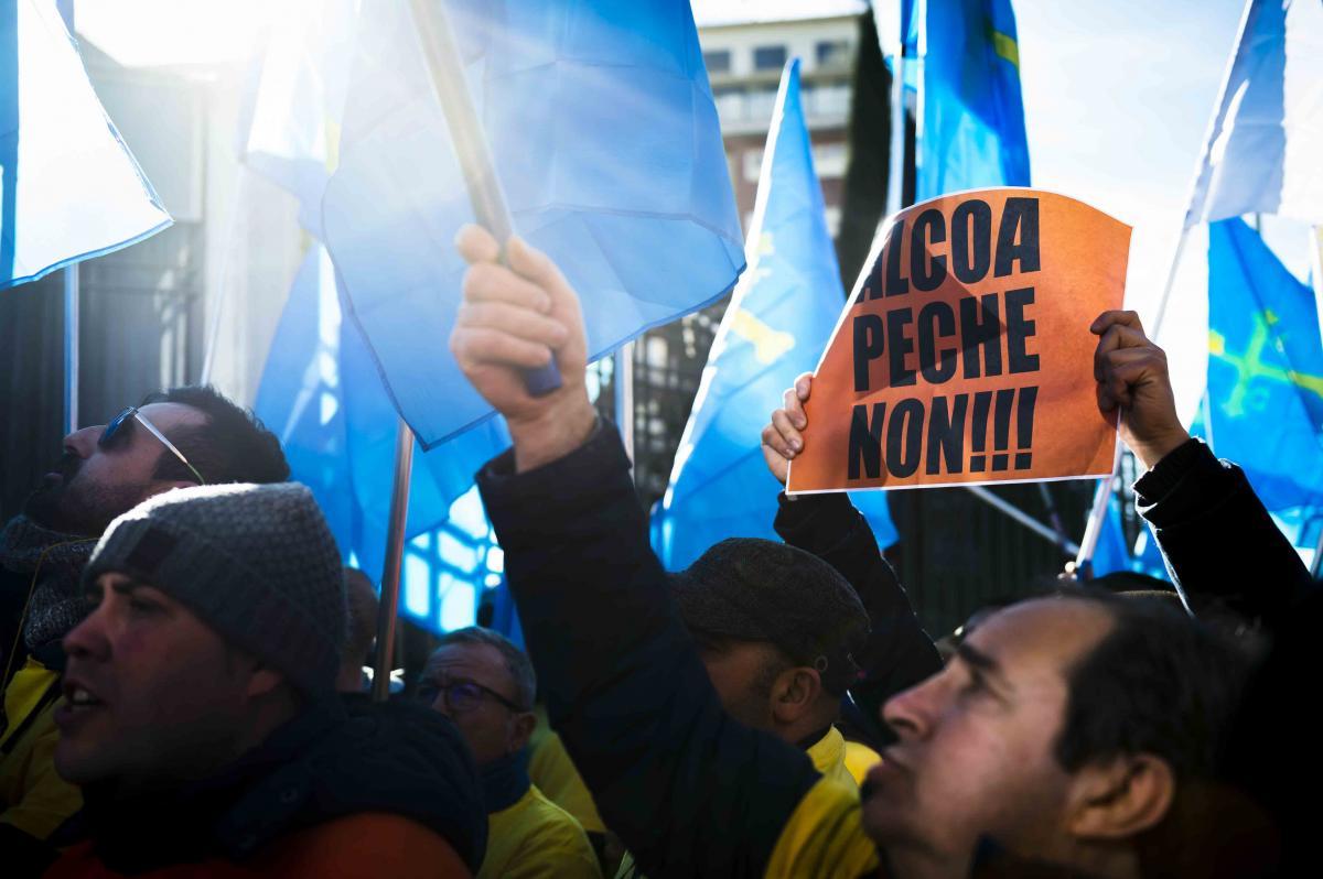 Concentración ante el Ministerio de Industria contra el cierre de Alcoa. Foto de archivo