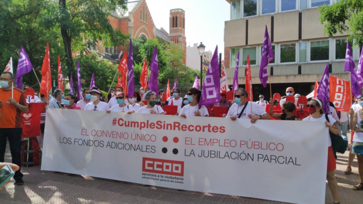 Concentración #SOSderechos para exigir que el Gobierno cumpla los compromisos adquiridos en la AGE