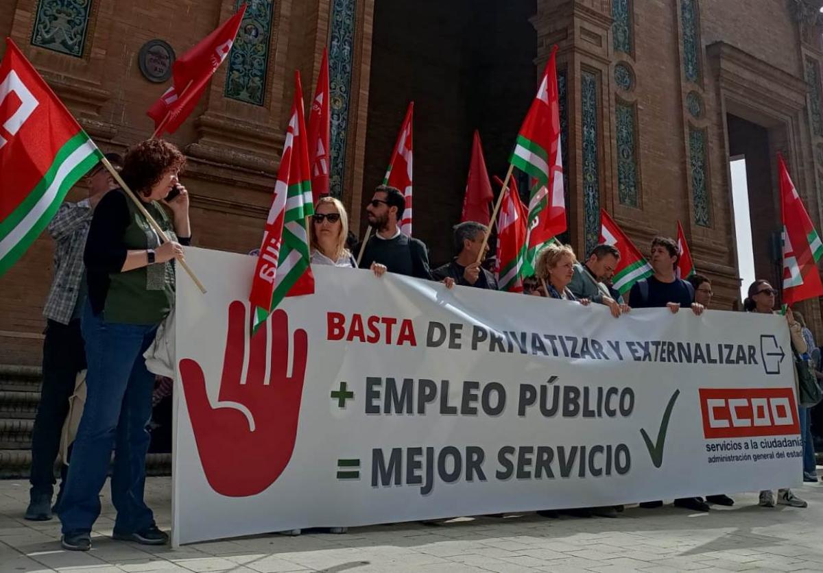 CCOO se moviliza para denunciar la prdida de puestos de trabajo en la Confederacin Hidrogrfica del Guadalquivir y reclamar el fin de las privatizaciones
