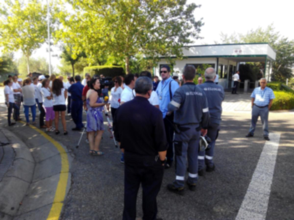Concentración de esta mañana a las puertas de la planta