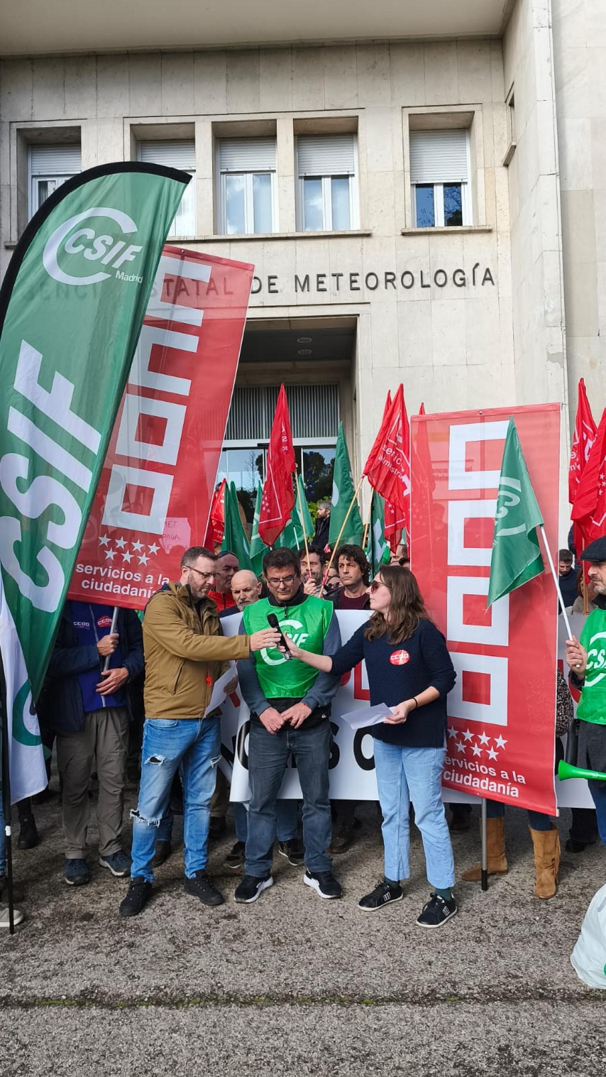 CCOO, UGT y CSIF nos concentramos ante la sede de AEMET en Madrid