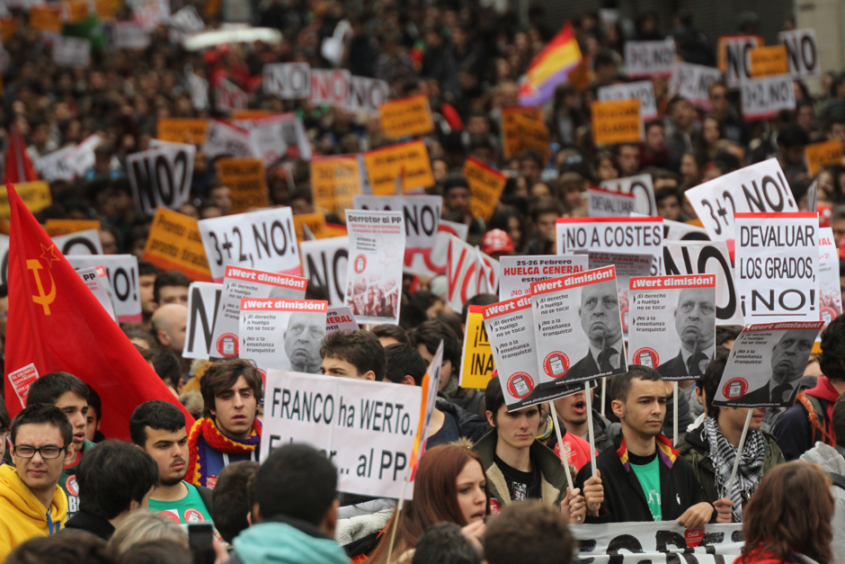 Manifestación de estudiantes contra la reforma de grados universitarios, Madrid #Noal3mas2