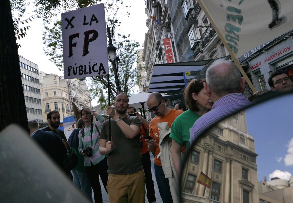 Concentración frente a la Consejería de Educación en defensa de la FP pública