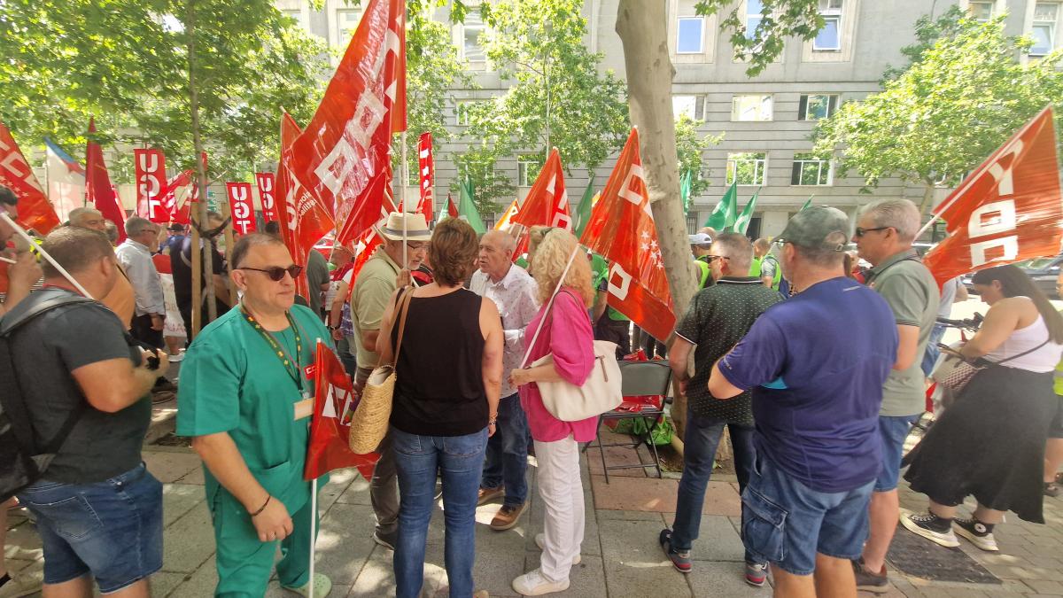 Éxito en la concentración para la subida salarial del Personal Civil del Ministerio de Defensa