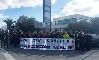 Concentración de la plantilla de TRW Corella para exigir una negociación del pacto de empresa