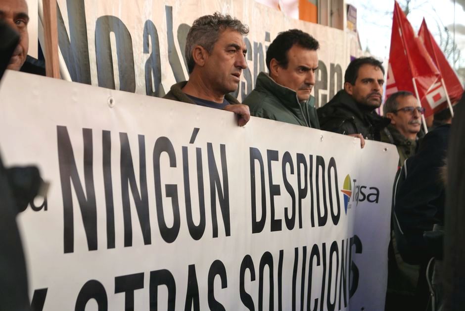 Manifestación en protesta por los despidos en Tragsatec 12 enero 2016