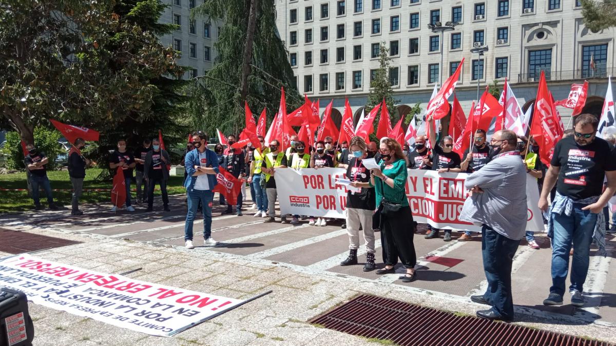 Concentración en REPSOL ante el Ministerio de Transición Ecológica y Reto Demográfico