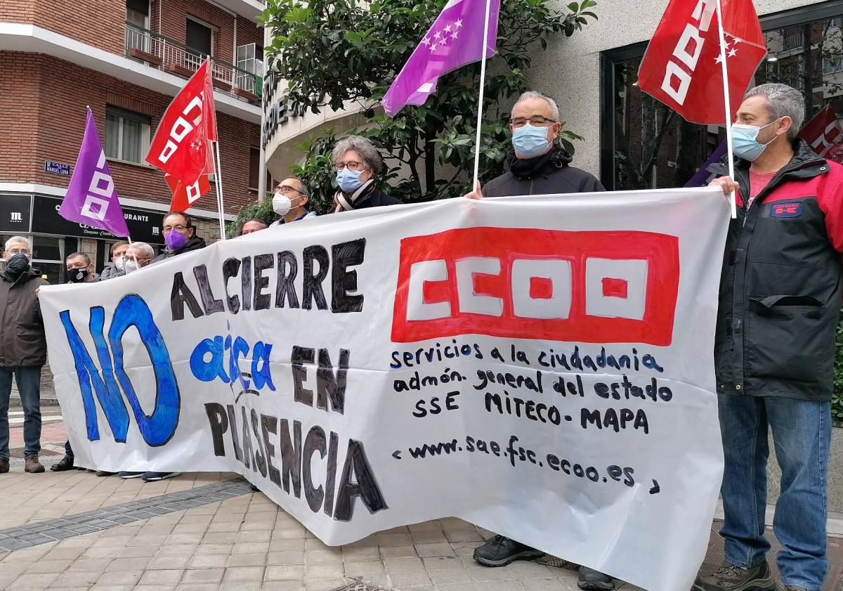 Concentración de CCOO contra el cierre de AICA