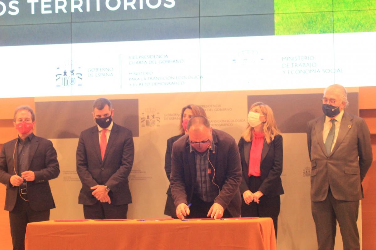 Firma del Acuerdo tripartito por el cierre de centrales térmicas el pasado 24 de marzo con la incorporación de EDP