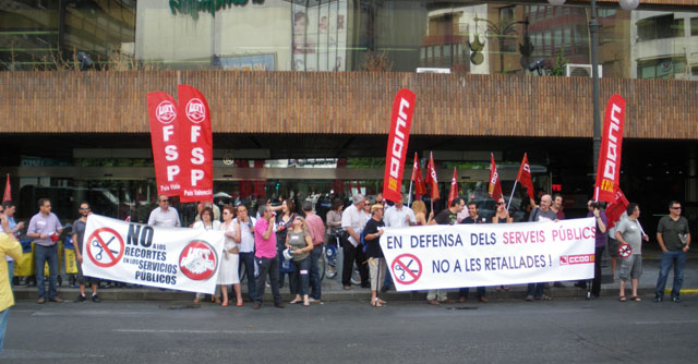 Pancartas de CCOO y UGT en Valencia.