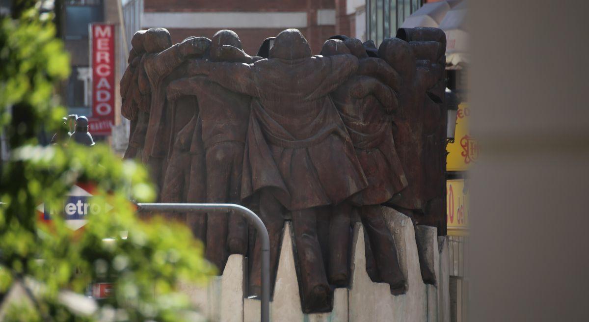 Monumento a los Abogados de Atocha en la plaza de Antón Martín de Madrid