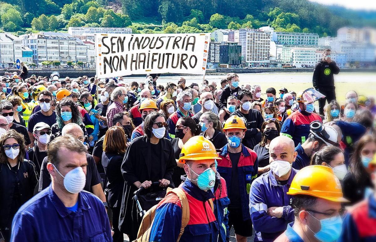 Trabajadores y trabajadoras de Alcoa (imagen de archivo)