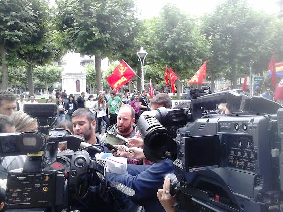 Angel Manuel Santos y Sócrates Fdez  interviniendo  ante los medios