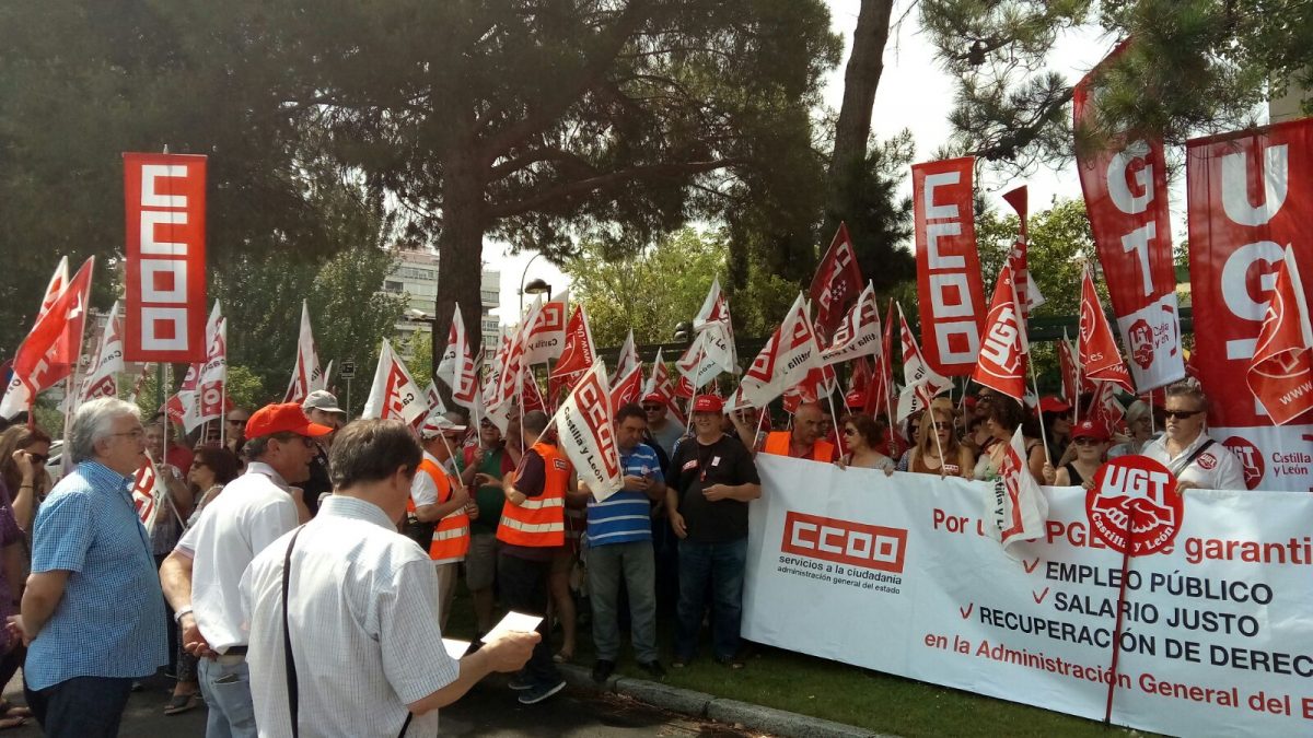 Concentración por el empleo público, salario justo y la recuperación de derechos (Valladolid)