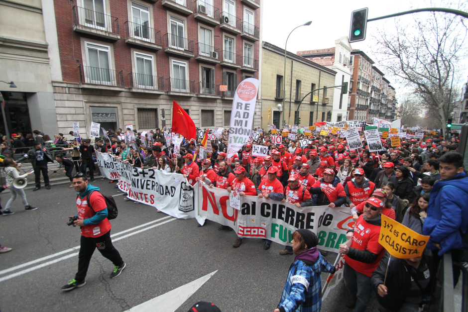 Manifestación de estudiantes contra la reforma de grados universitarios, Madrid #Noal3mas2