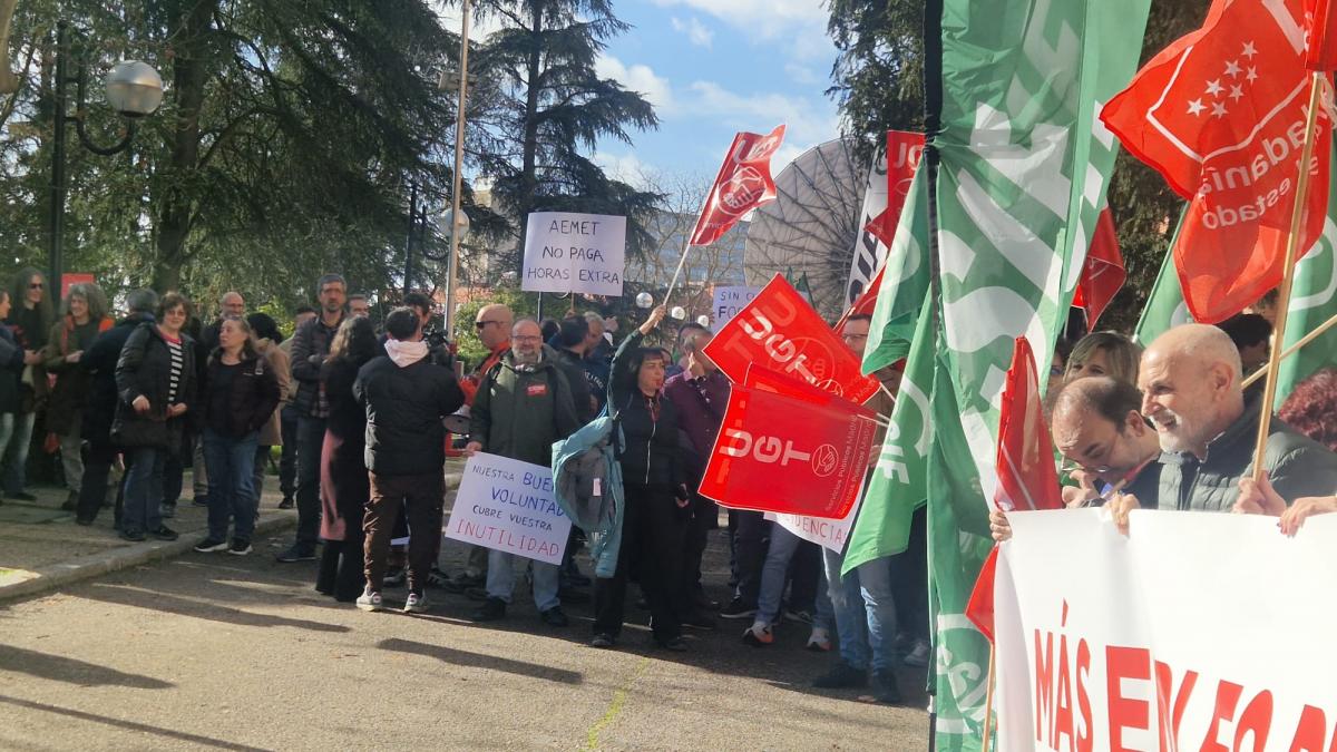 CCOO, UGT y CSIF nos concentramos ante la sede de AEMET en Madrid