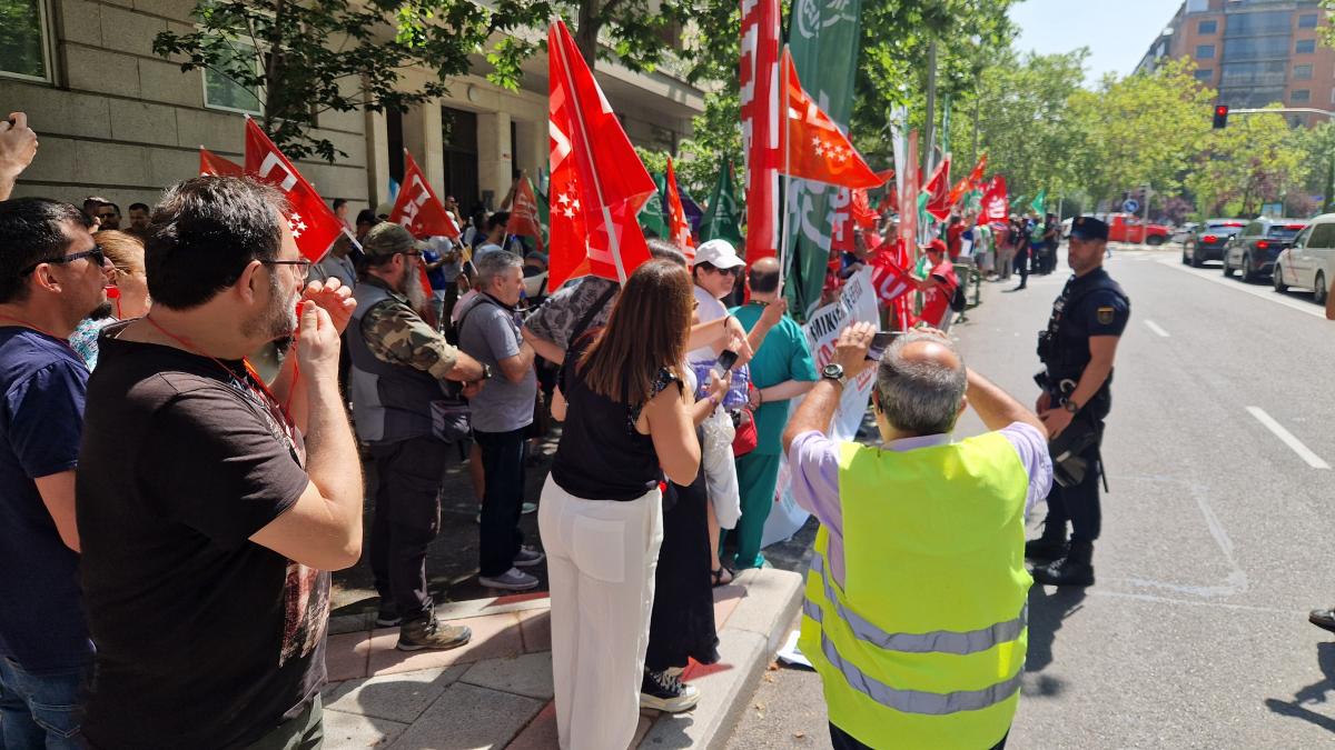 Éxito en la concentración para la subida salarial del Personal Civil del Ministerio de Defensa