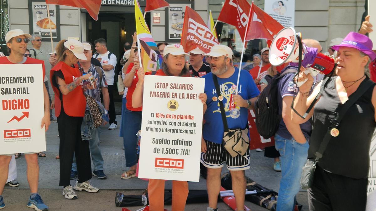 Concentración de CCOO frente al Ministerio de Hacienda