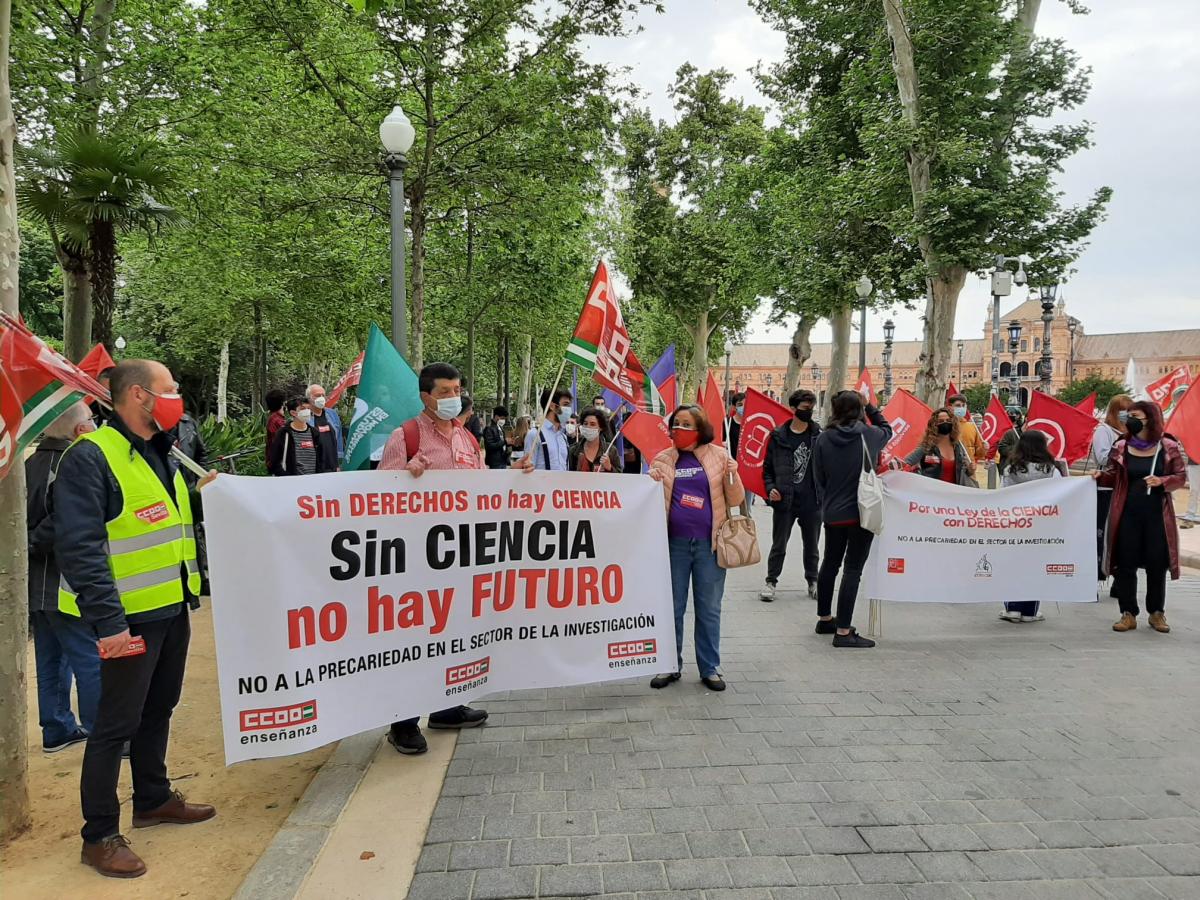 Concentración contra la reforma de la Ley de Ciencia (Sevilla).