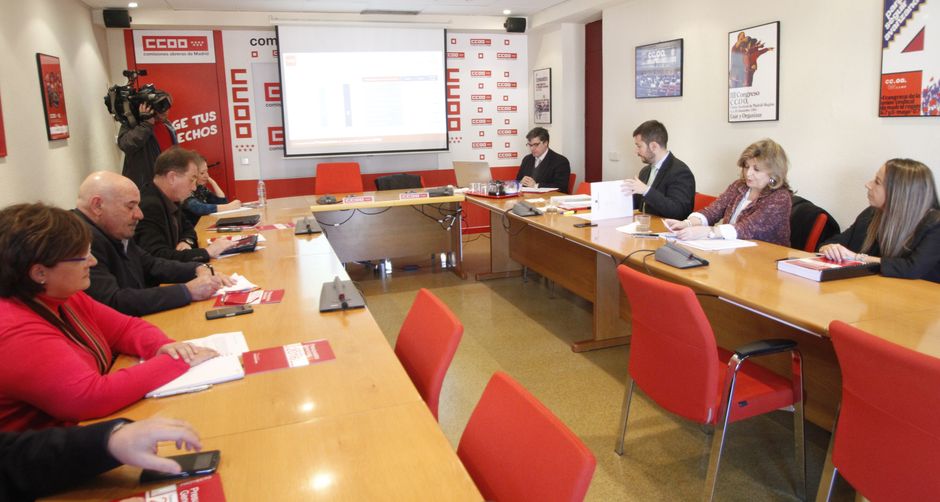 Reunión de CCOO y UGT Madrid con la consejera de Economía y Hacienda de Madrid, Engracia Hidalgo