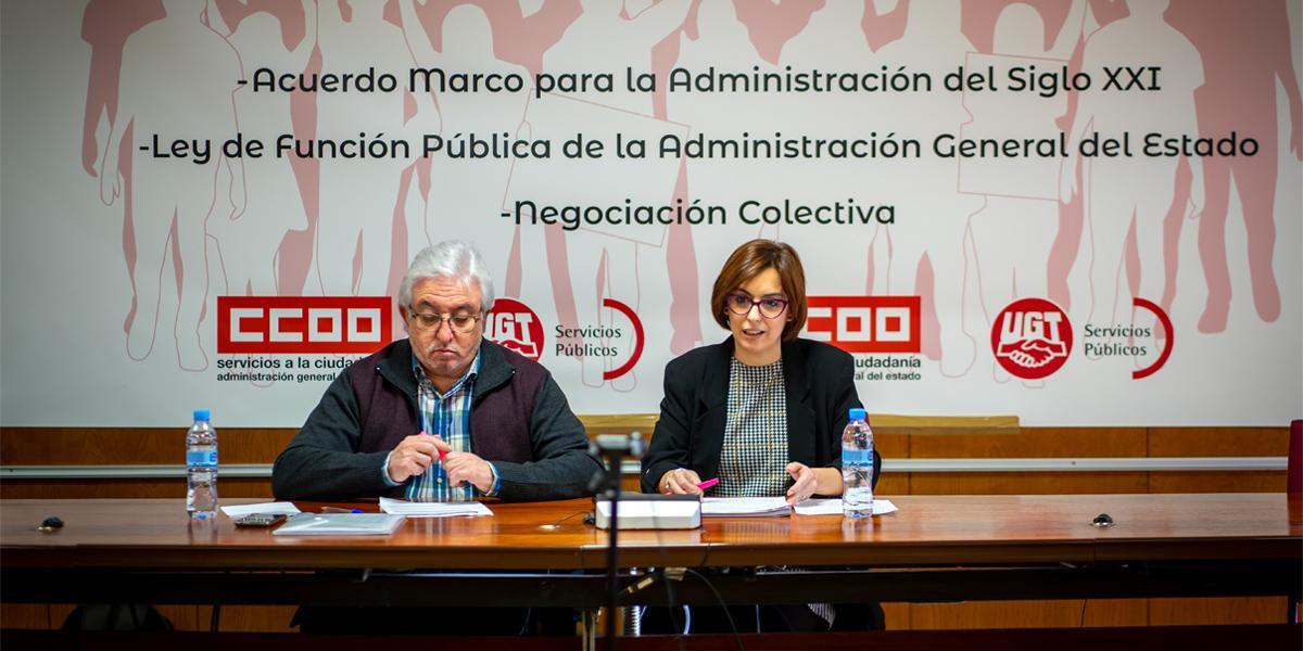 Carlos Álvarez (UGT) y Elisa Fernández (CCOO) durante la rueda de prensa celebrada esta mañana.