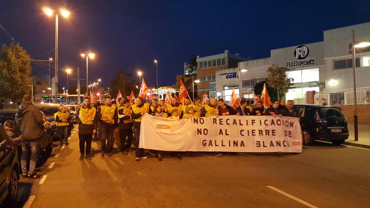 Manifestación contra el cierre de Gallina Blanca