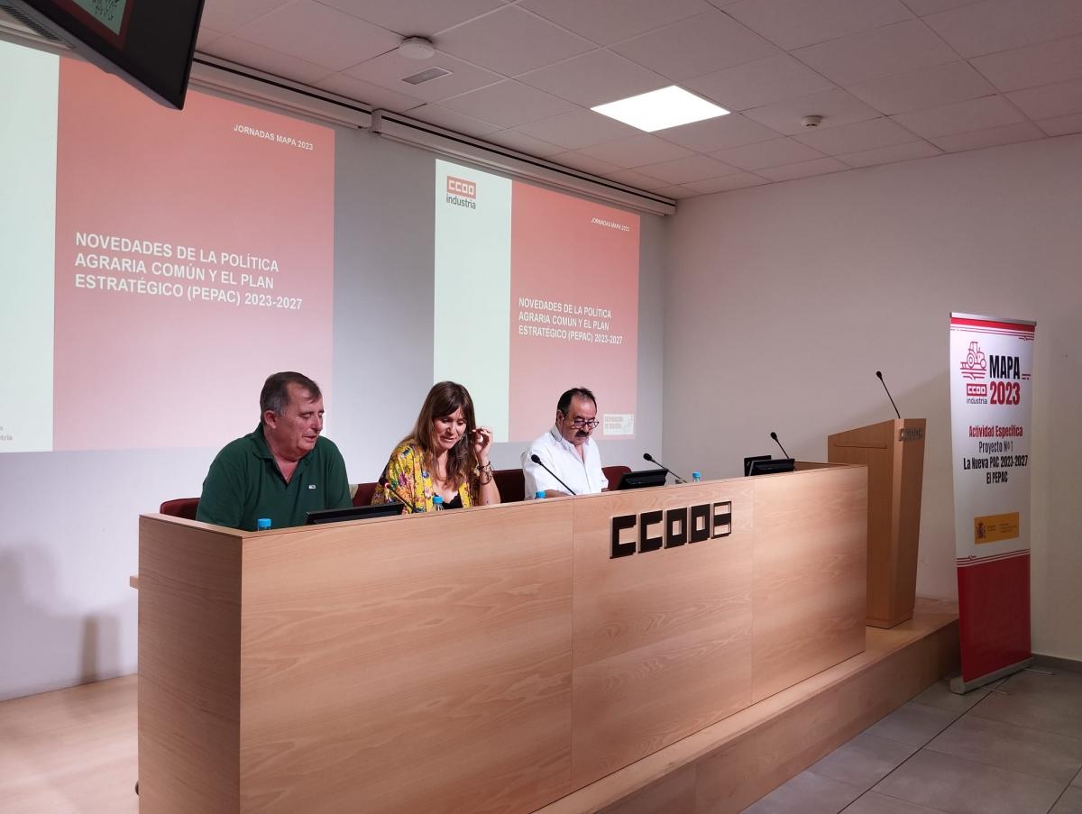 Parte de los ponentes de la jornada que se celebró en Sevilla