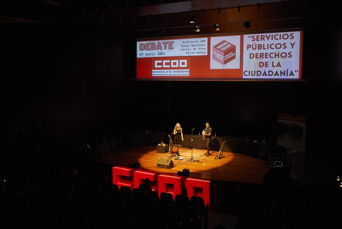 Debate "Servicios Públicos y Derechos de la Ciudadanía". Elena Amores & DiMayo Brothers.