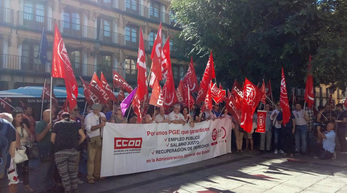 Delegados y delegadas sindicales en la convocatotia de UGT y CCOO en Toledo