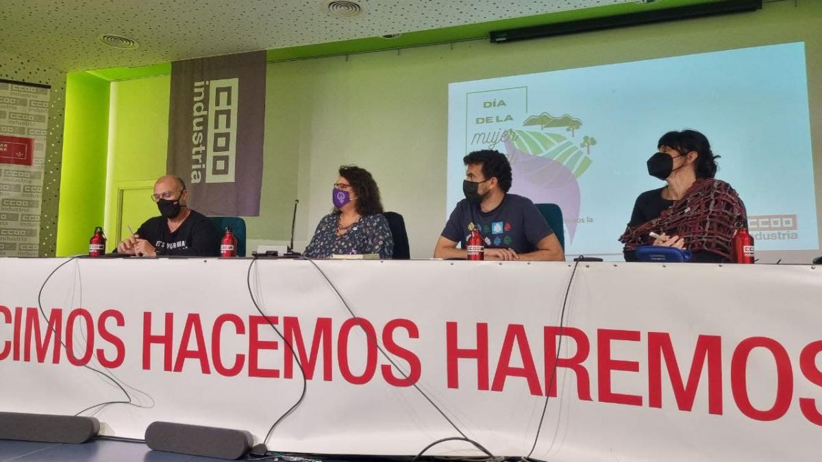 CCOO analiza en Cartagena la situación de las trabajadoras del sector agrario el Día de la Mujer Rural