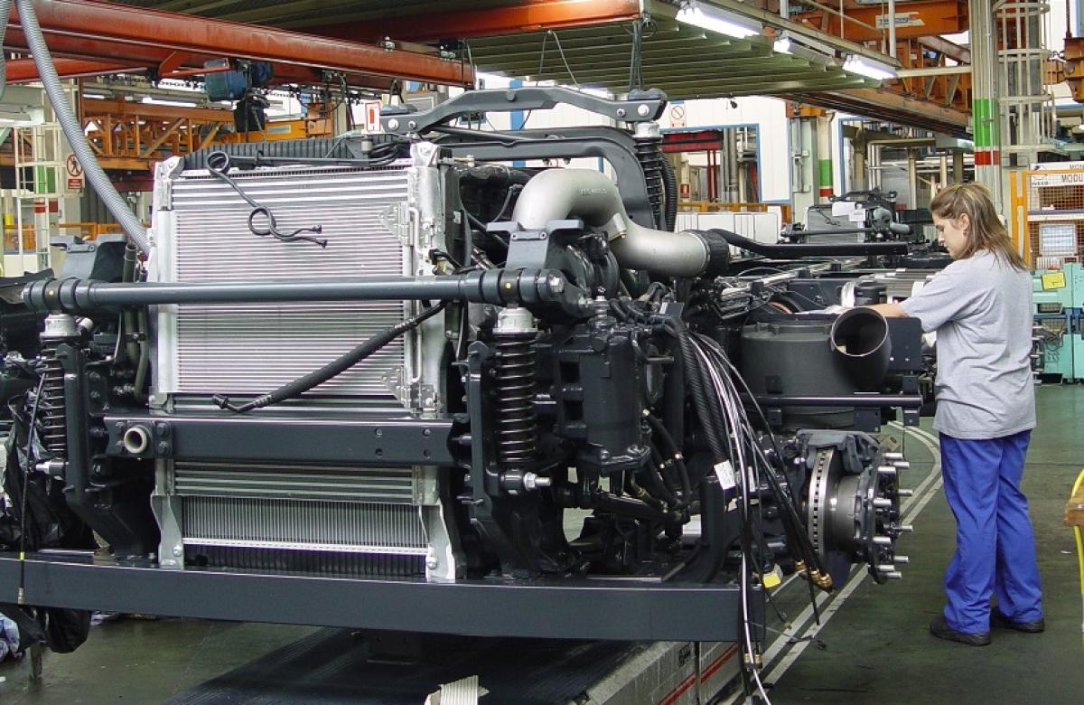 La precariedad es más acusada entre las trabajadoras y la población más joven