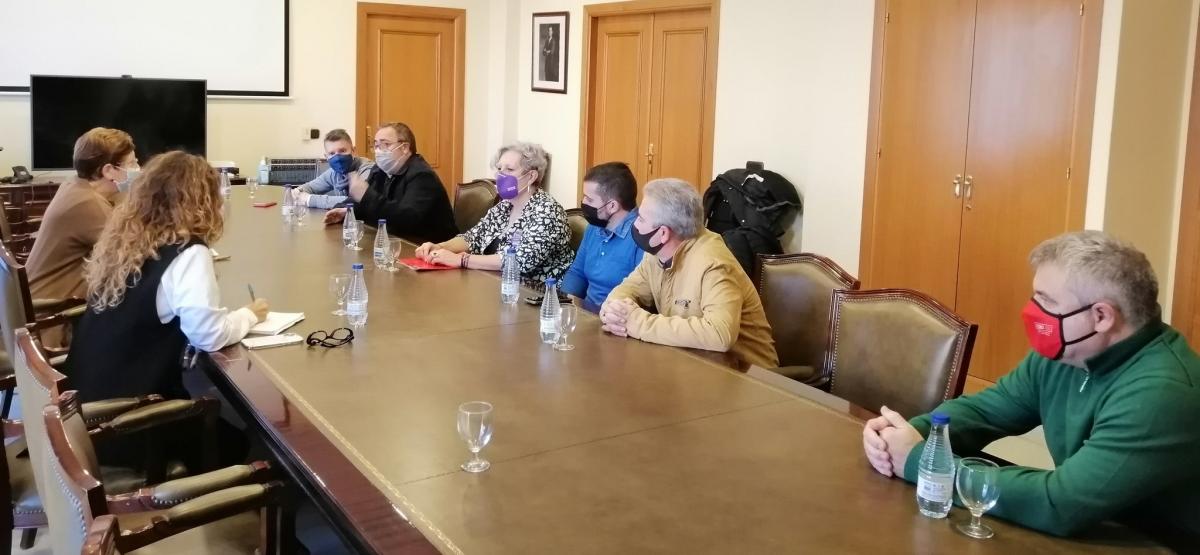 El sindicato se reúne con la delegada del Gobierno y el alcalde-presidente de Ceuta.