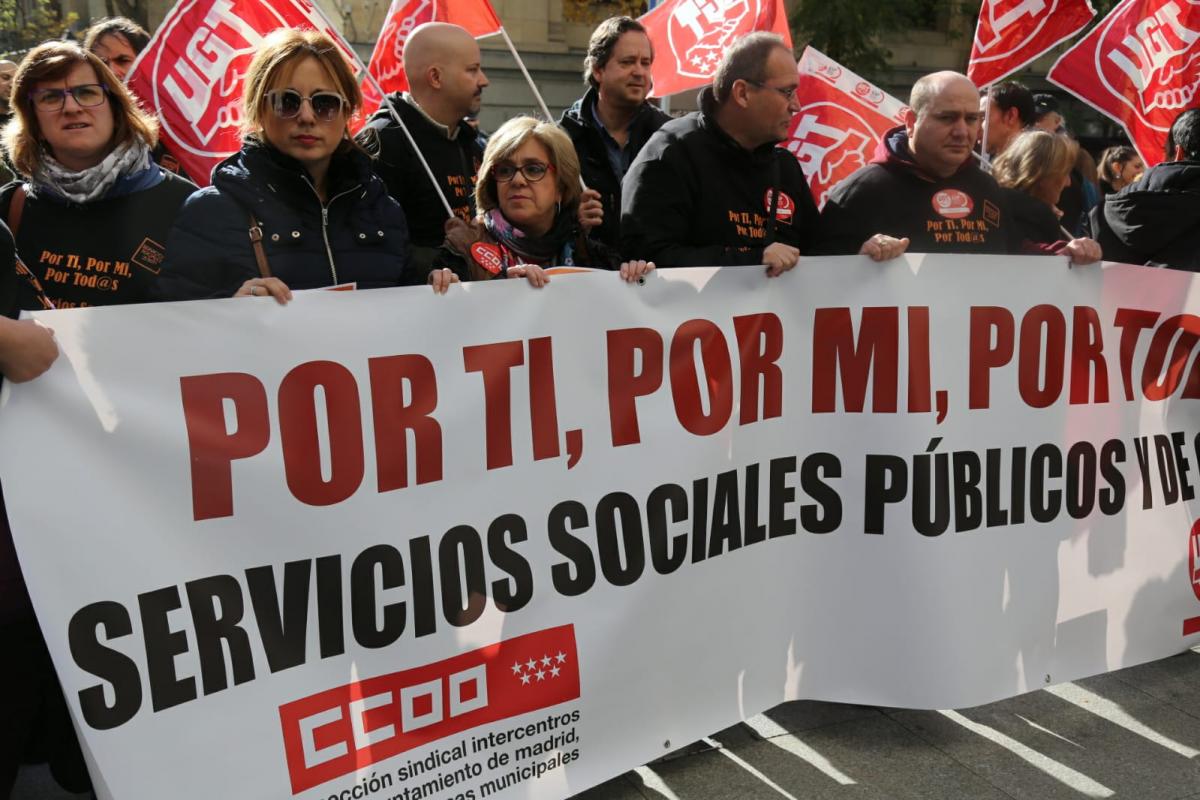 Concentración de personal de Servicios Sociales del Ayuntamiento de Madrid