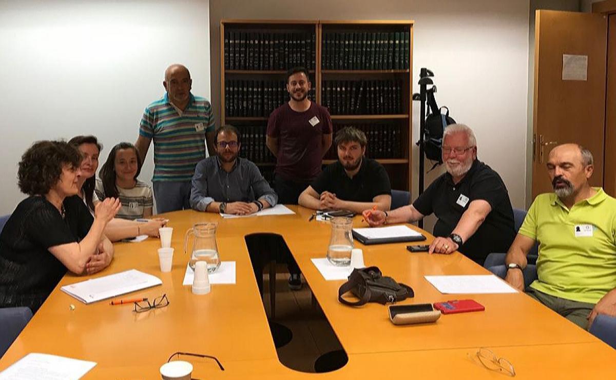 Reunión con los grupos Socialista y Podemos en la Asamblea para buscar soluciones a los cooperativistas de Villaverde