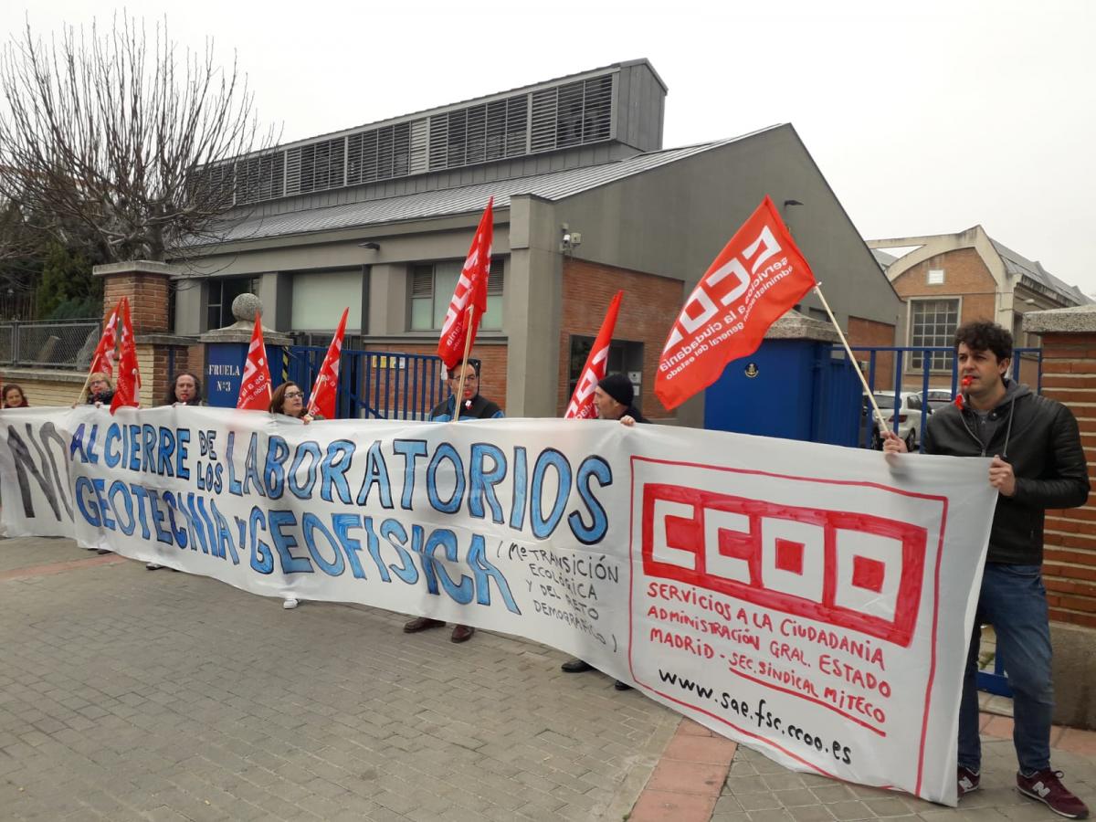 Protesta en los laboratorios de Geotecnia y Geofísica