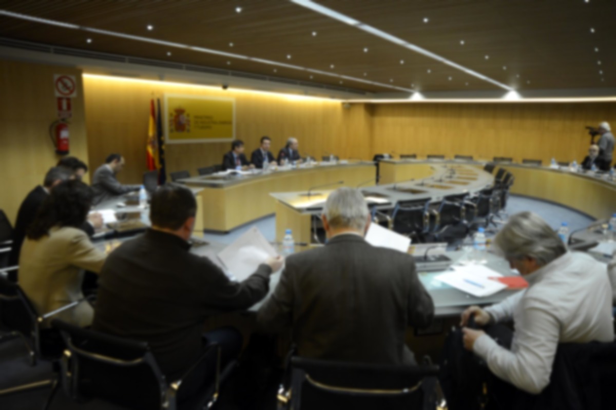 Imagen de la constitución del grupo de trabajo sobre el sector del acero