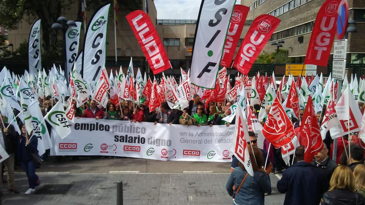 Concentración de Valladolid frente a la Delegación de Gobierno en Castilla y León