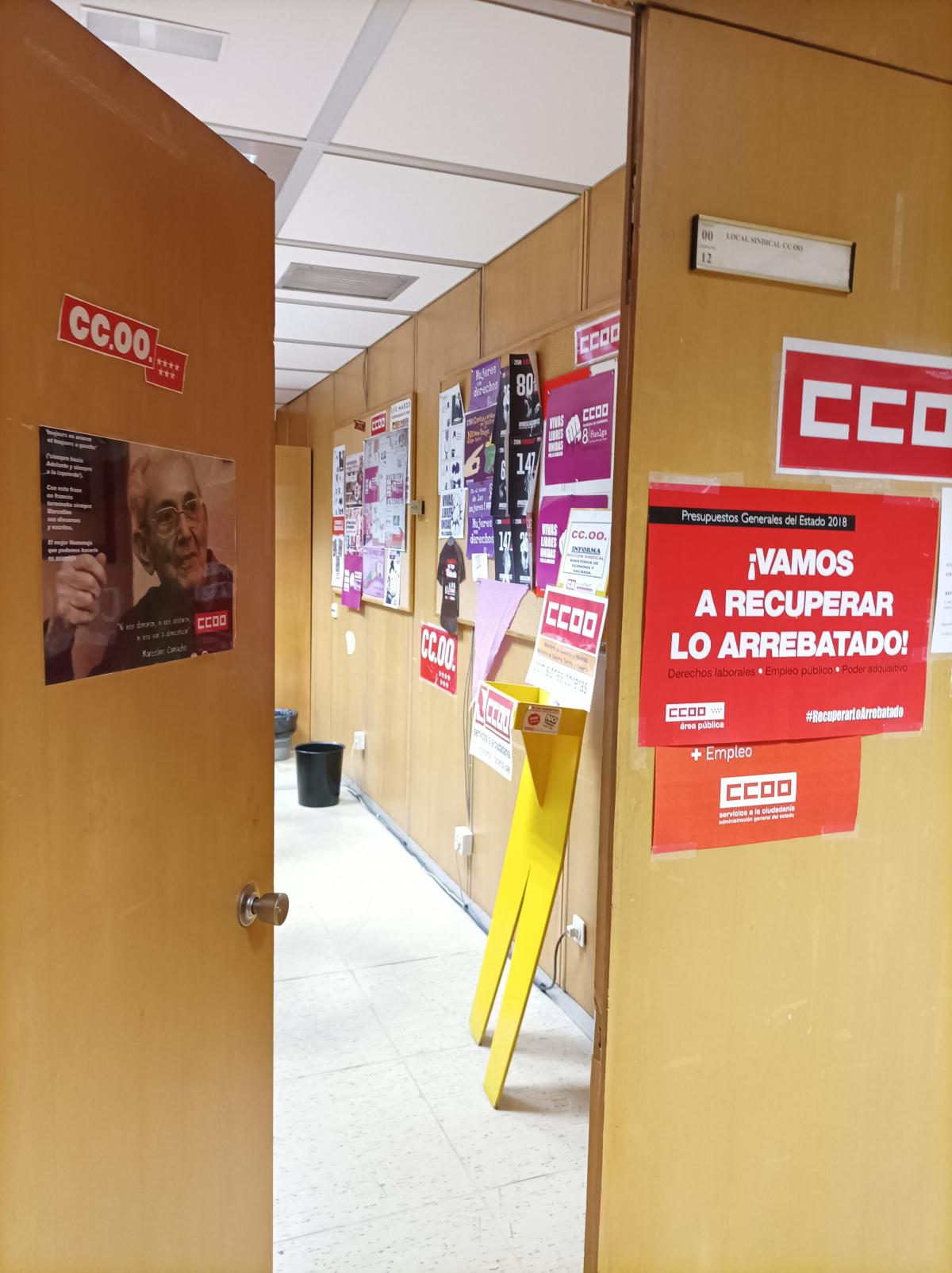 Puerta local sindical de CCOO en MAETD