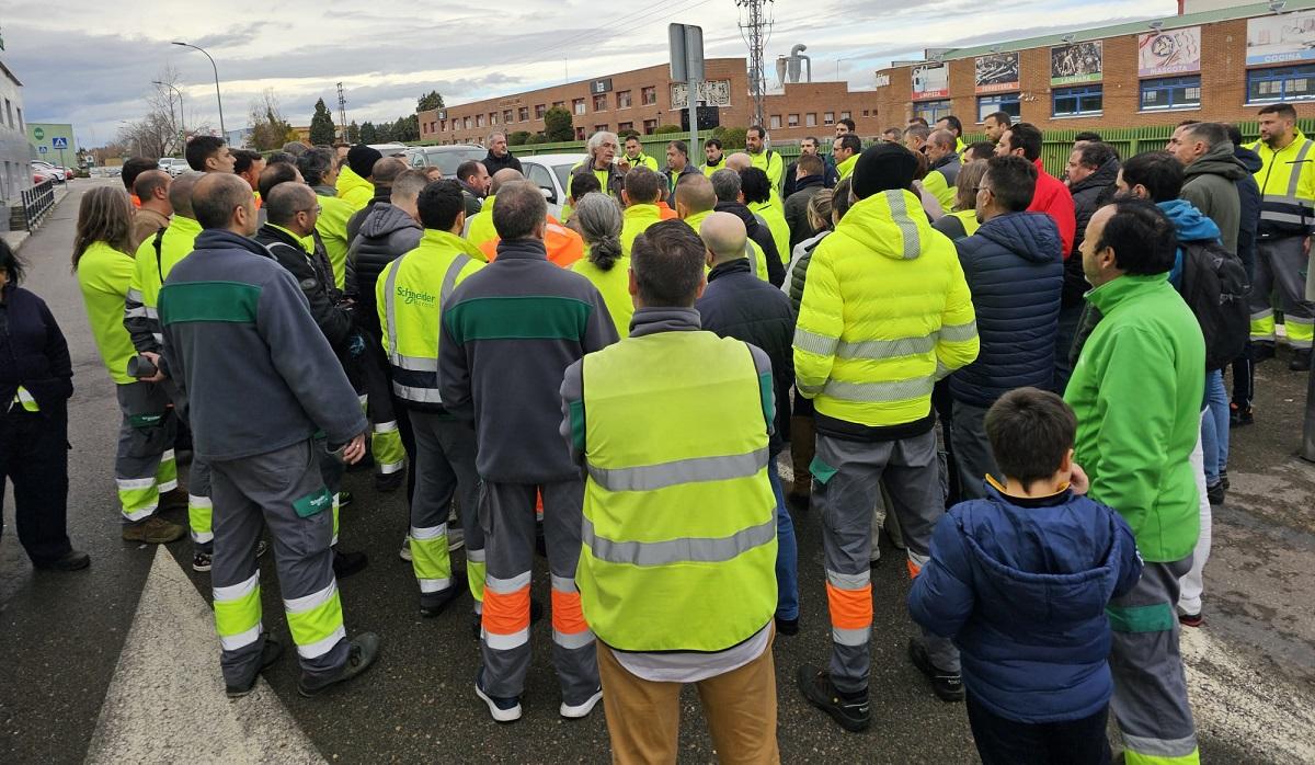 Asamblea en Schneider Griñón