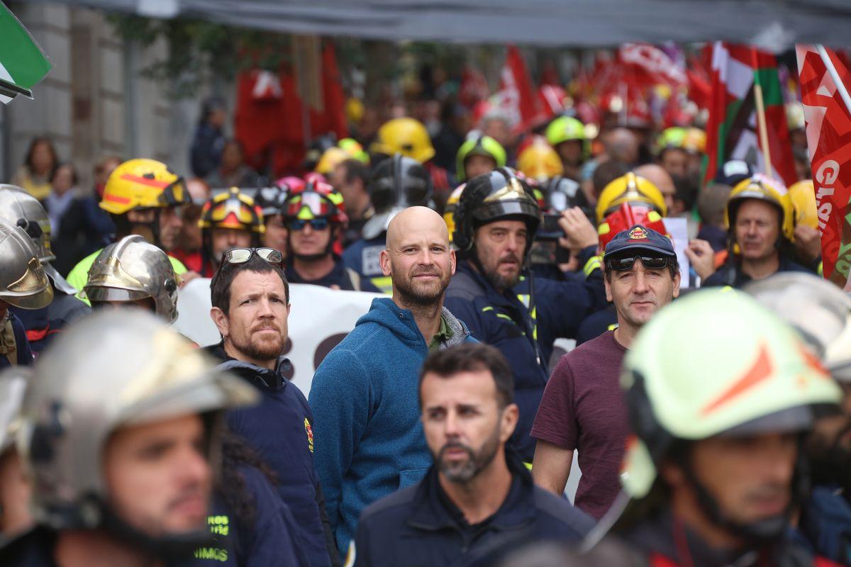 Manifestación en Madrid por una regulación estatal consensuada para los bomberos