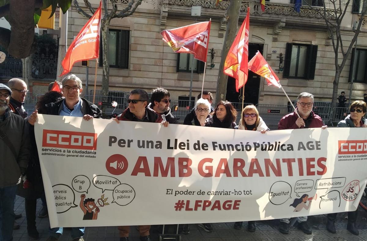 Concentració davant de la Delegació del Govern a Catalunya