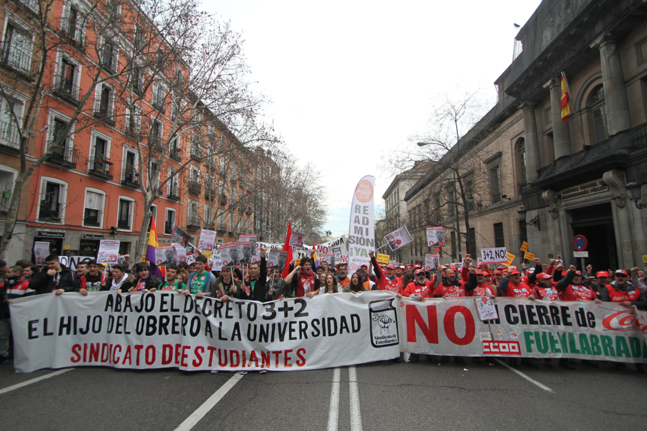 Manifestación de estudiantes contra la reforma de grados universitarios, Madrid #Noal3mas2