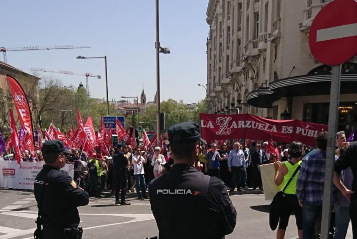 La policía comunicó que la concentración estaba autorizada en la esquina con calle del Prado