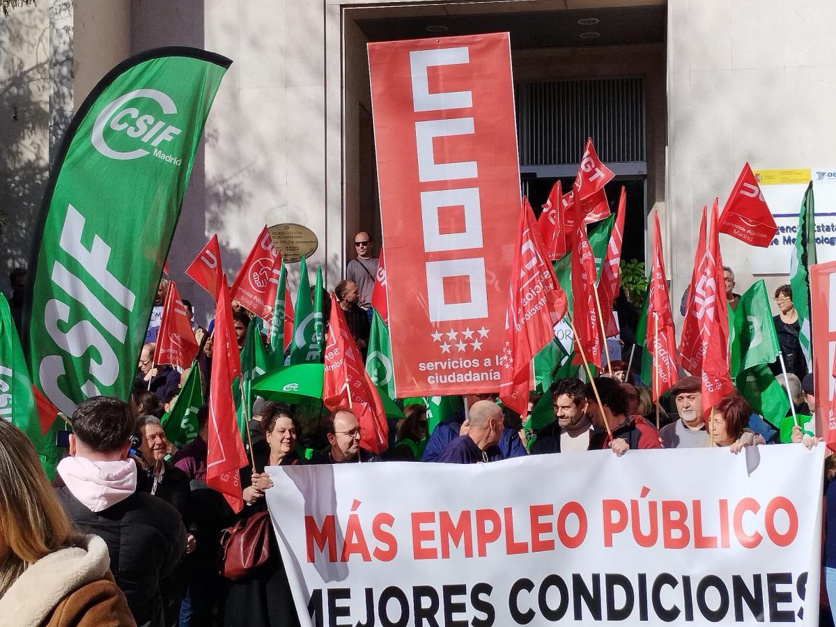 CCOO, UGT y CSIF nos concentramos ante la sede de AEMET en Madrid
