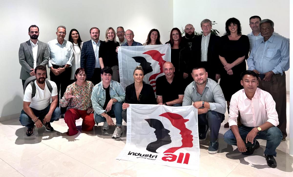 La secretaria general de CCOO de Industria, el comité sindical global, la sección sindical interempresas de CCOO, el presidente del comité de empresa europeo y la dirección de IndustriALL