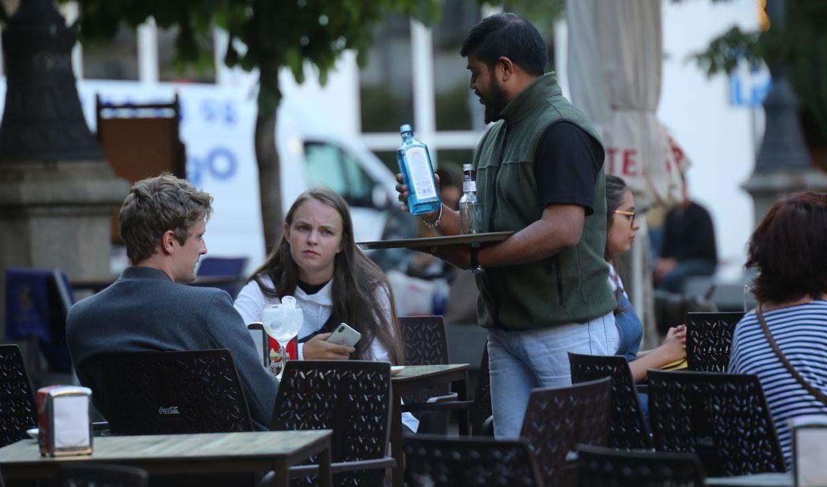 Trabajador del sector de hostelería en Madrid