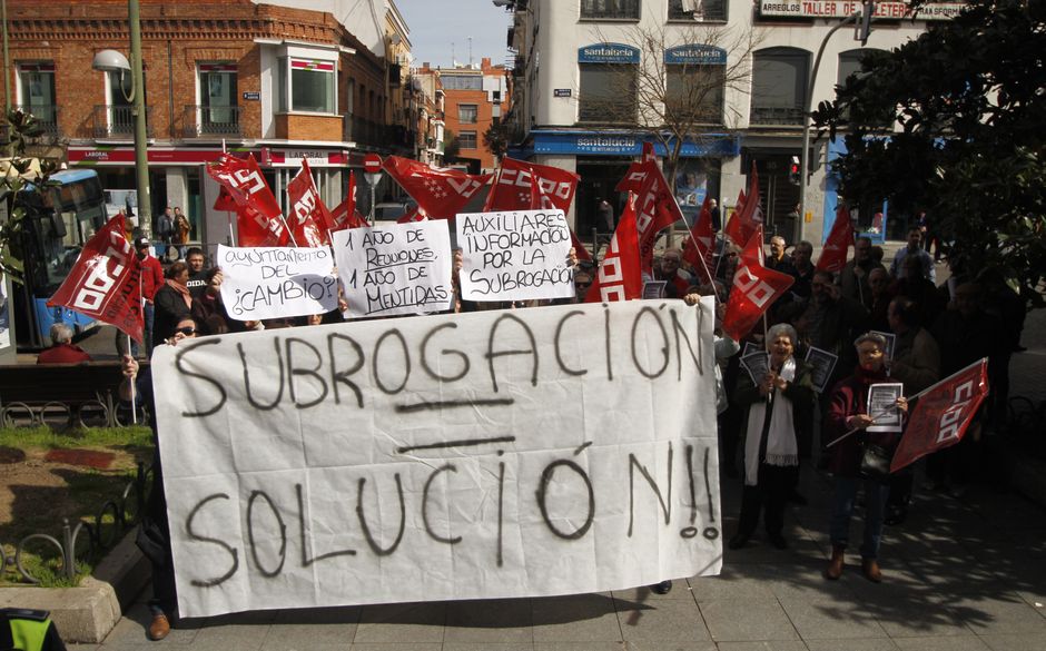 Concentración por el mantenimiento de los empleos de los trabajadores de los centros municipales