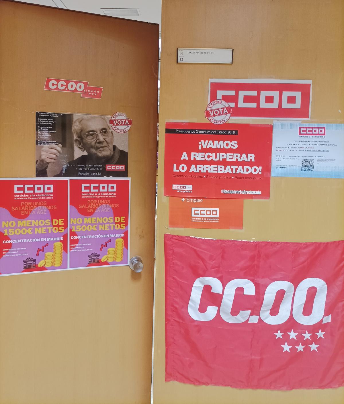 Puerta del local sindical de CCOO en MECE, Cuzco, Madrid