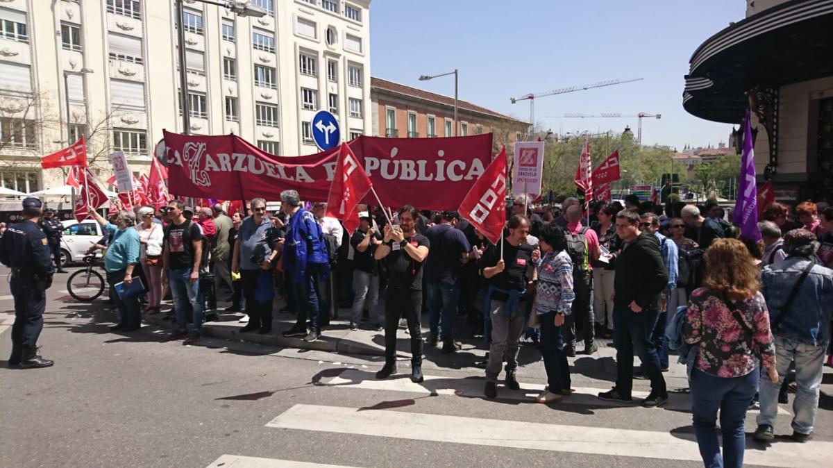 Trabajadoras y trabajadores del INAEM en la concentración del 26 de abril